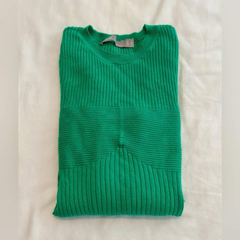 ASOS, size 4, green bell sleeve sweater
